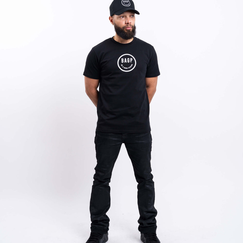 
                      
                        Smiley T-Shirt - Black
                      
                    