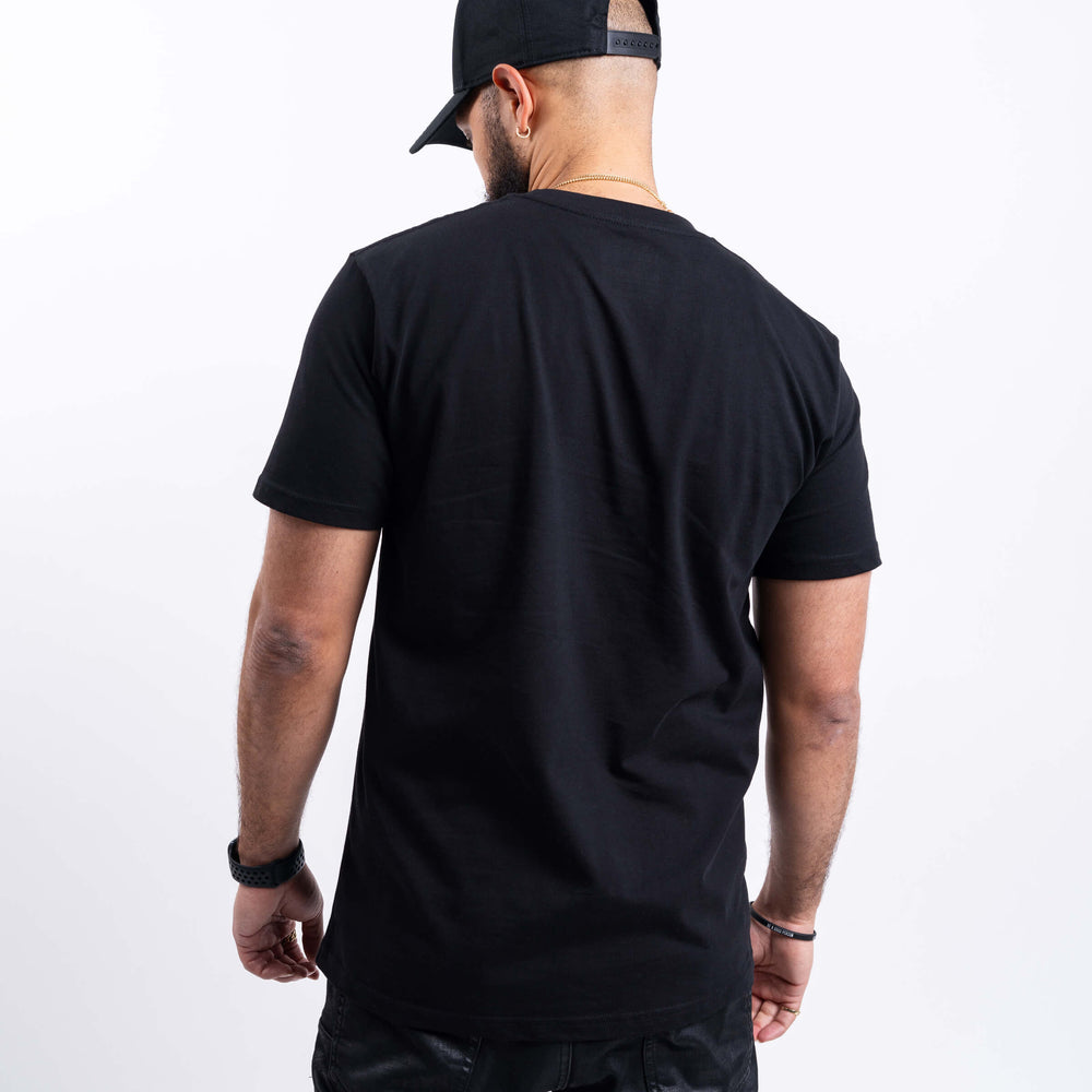 
                      
                        Smiley T-Shirt - Black
                      
                    